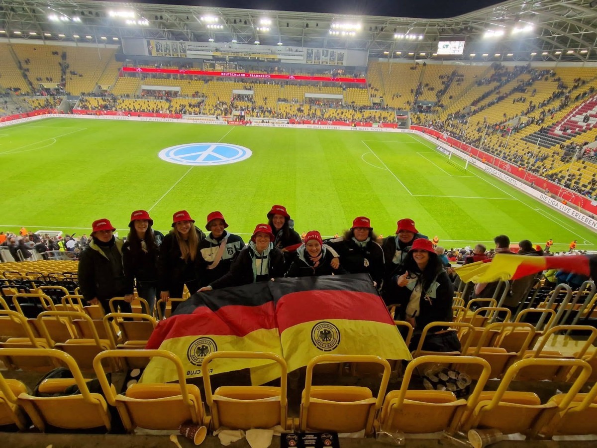 Ausflug Frauenmannschaft zum DFB Länderspiel