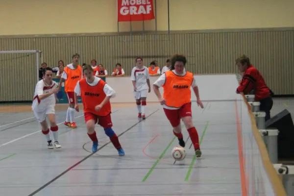 Frauen 1. Freundschaftsspiel in der Halle