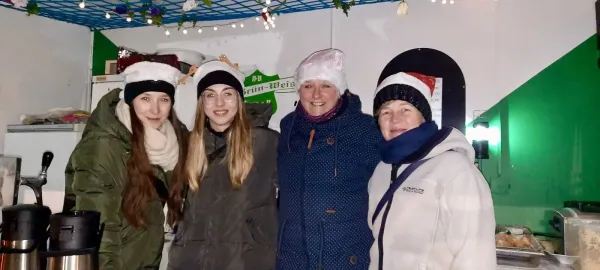 1. Weihnachtsbaumschmücken